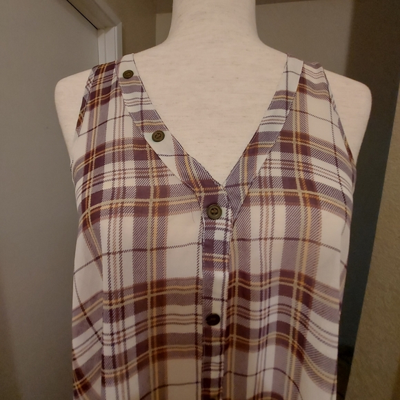 DECREE: V Neck Plaid Button Hi-low Chiffon Top | Size M - Picture 5 of 16